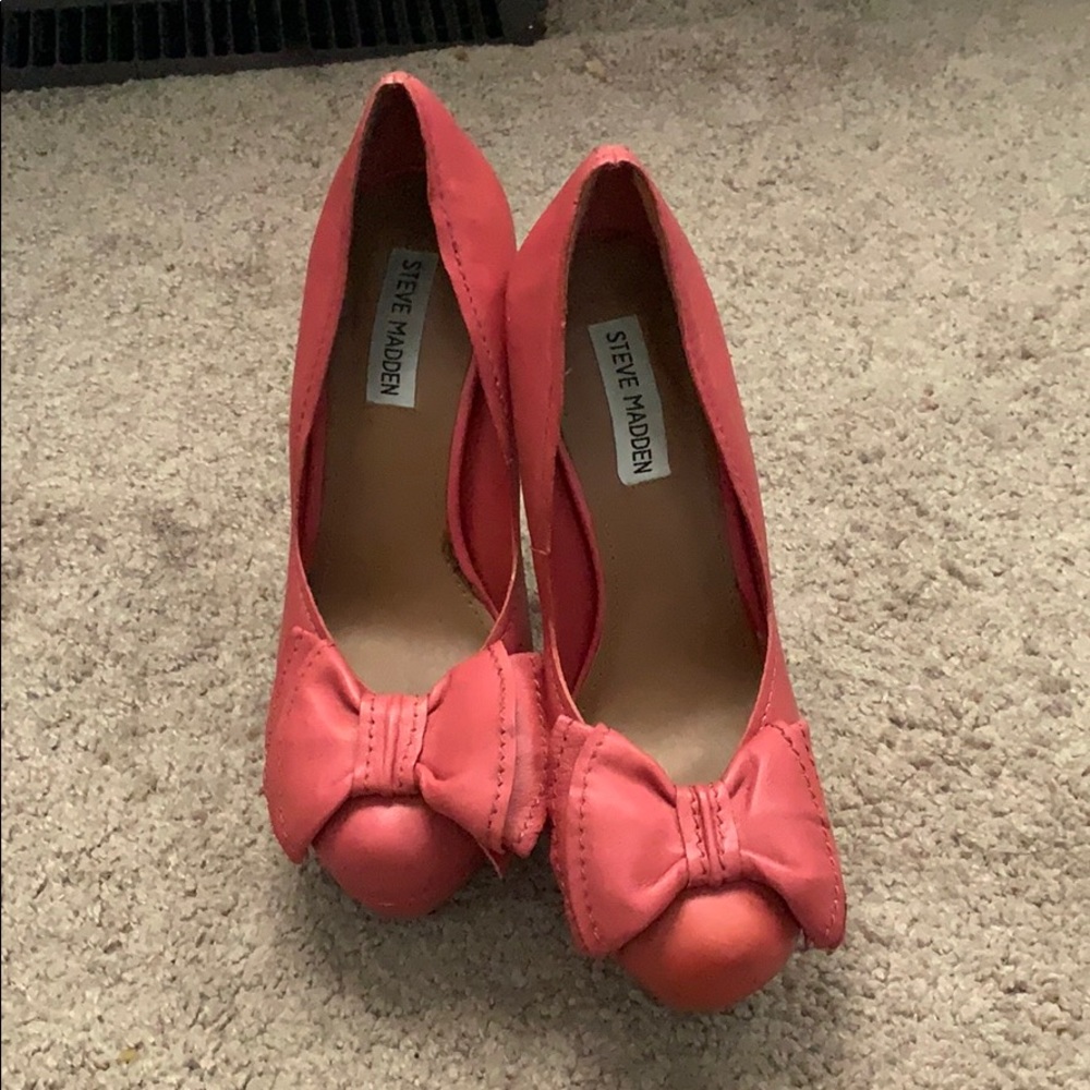 Coral colored Steve Madden Bossiee